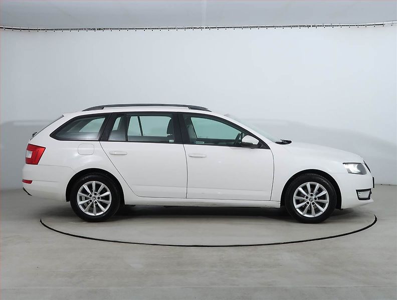 Škoda Octavia (2017) 1.6 TDI - fotka 6 z 16