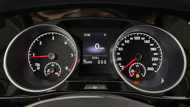 Volkswagen Touran 2.0 TDI DSG Highline - fotka 10 z 25