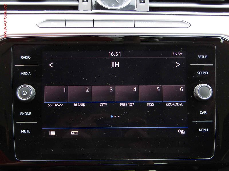 Volkswagen Passat (2018) 2.0TDi - fotka 15 z 19