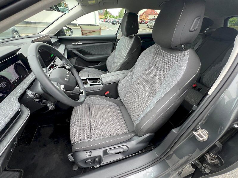 Škoda Superb (2025) Selection 2.0TDi 110kW 7°autom - fotka 11 z 30