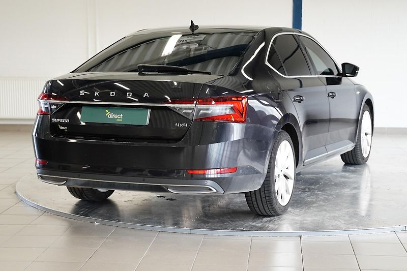 Škoda Superb - fotka 2 z 27