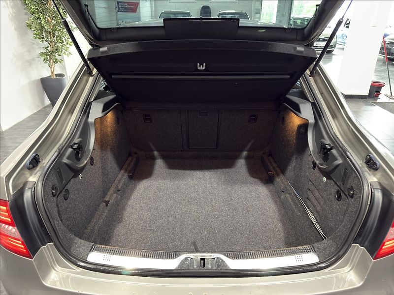 Škoda Superb 3,6   V6 260HP LAURIN WEBASTO - fotka 30 z 37