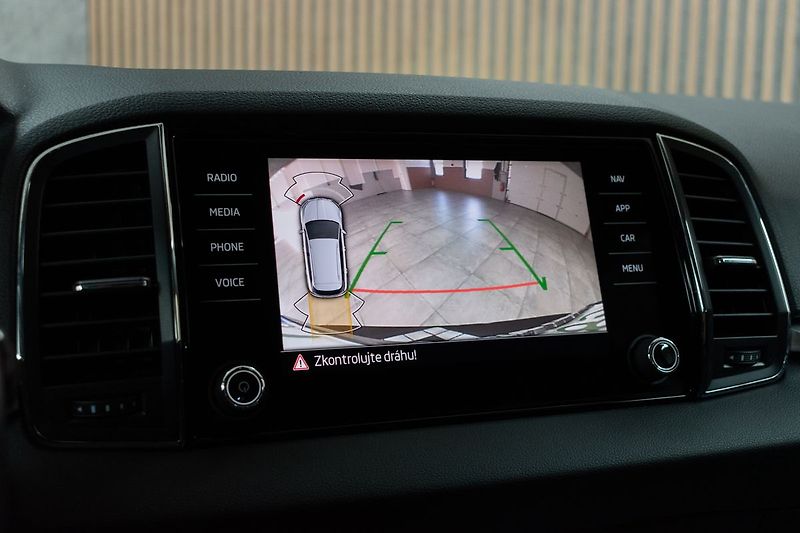 Škoda Karoq 2.0 TDI DSG*ACC*KAMERA*DPH* - fotka 23 z 39