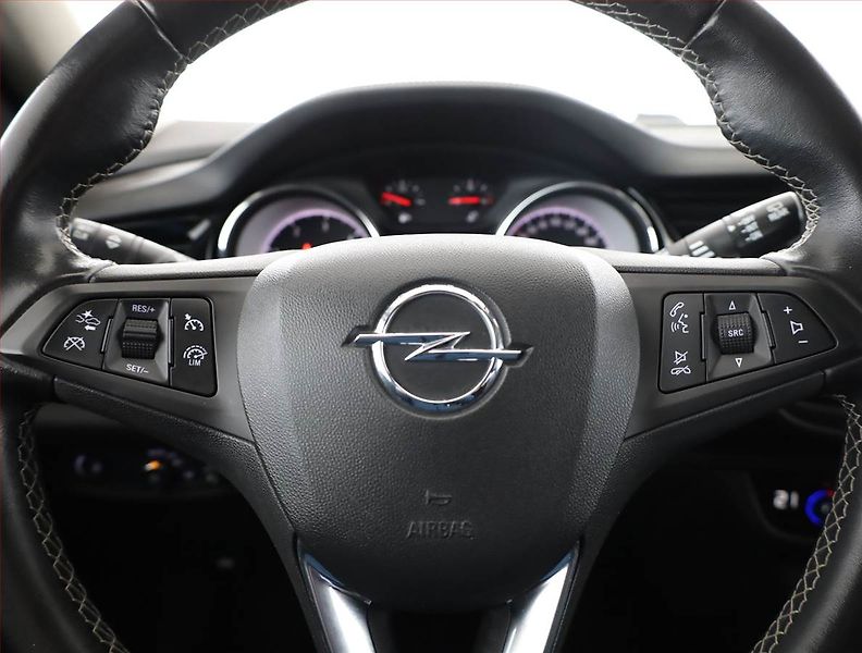 Opel Insignia (2018) 2.0 BiTurbo CDTI, 4X4 - fotka 8 z 20