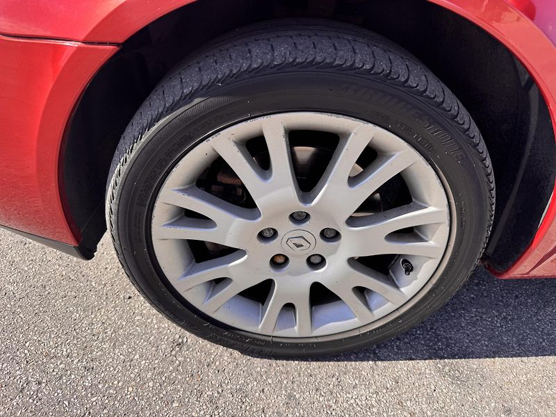 Renault Laguna 1.8i 88Kw 16V Dynamique - fotka 17 z 19