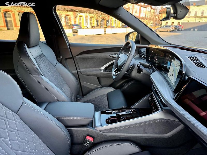 Audi Q5 2.0 TDI SPORTBACK 4x4 S-LINE - fotka 24 z 45