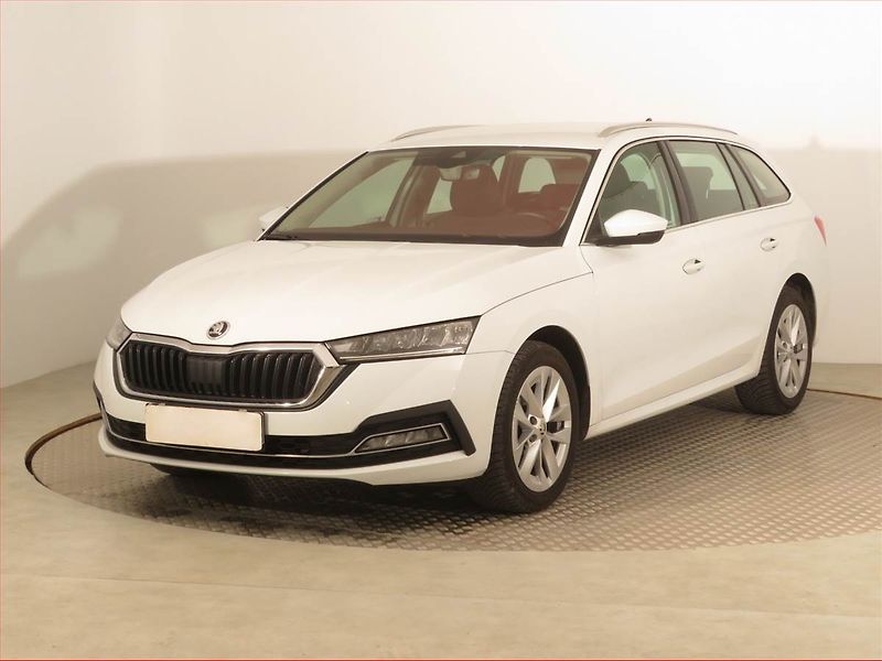 Škoda Octavia (2021) Ambition 2.0 TDI, Tempomat - fotka 2 z 15