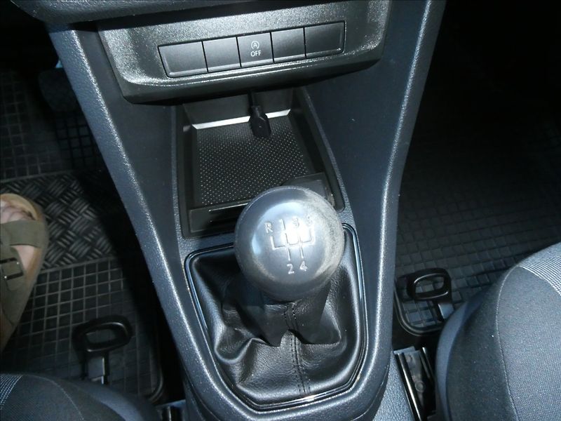 Volkswagen Caddy 2,0 TDi Basis,po rozvodech,TOP - fotka 22 z 56