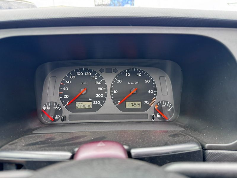 Volkswagen Golf (1999) 3 CABRIO 1,6 GL 74 KW STK - fotka 27 z 50