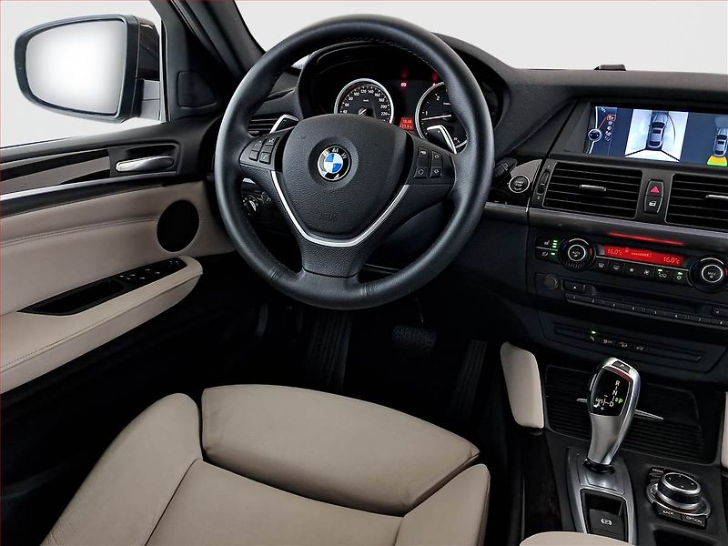 BMW X6 (2014) xDrive30d - fotka 7 z 20