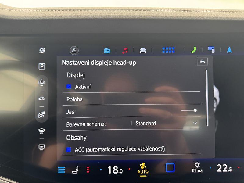 Volkswagen Touareg 3.0Tdi*1-MAJ*DPH*R-LINE*HUD* - fotka 35 z 47