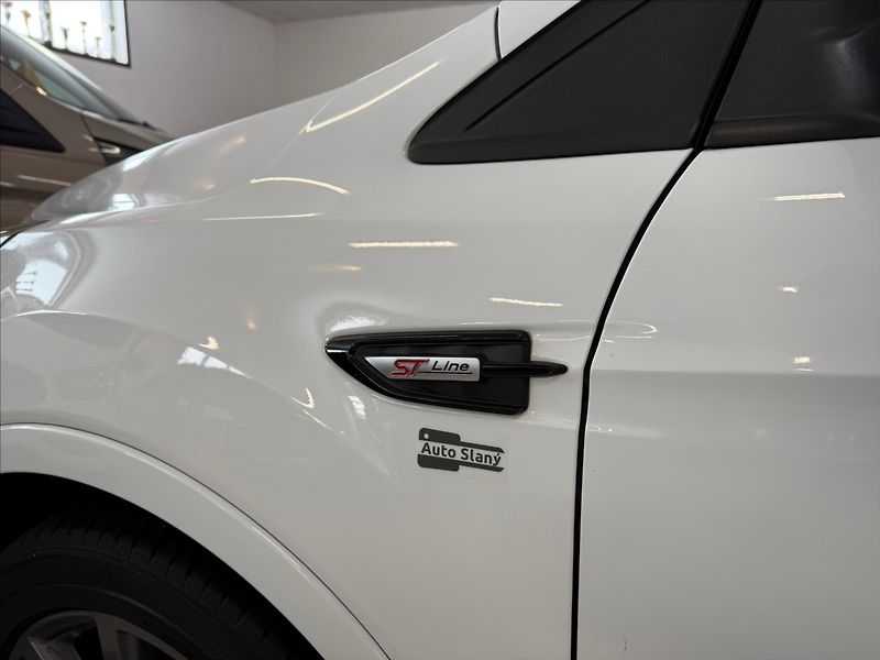 Ford Kuga 2,0 TDCi 132kW ST-line AT AWD - fotka 9 z 31