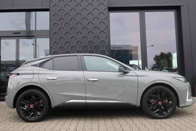 DS Automobiles DS4 (2022) DS 4 PERFORMANCE LINE+ 1.6 - fotka 10 z 10