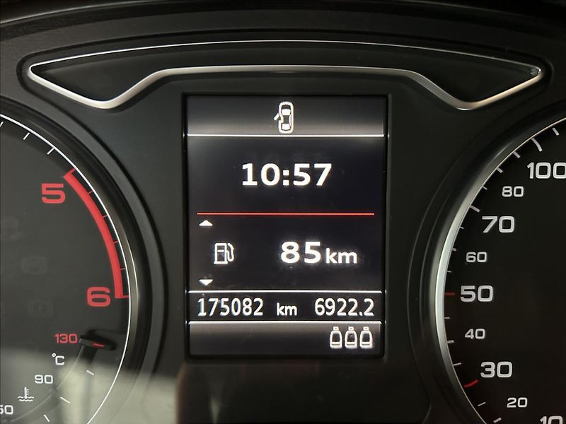 Audi A3 2,0   TDI 110kW,S-LINE,SPORTBA - fotka 15 z 35