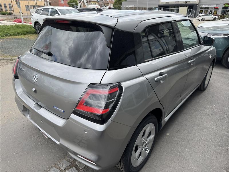 Suzuki Swift (2026) 1,2 Premium Hybrid - fotka 3 z 5