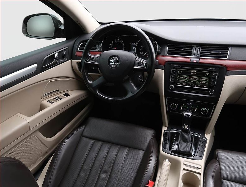 Škoda Superb (2013) Elegance 2.0 TDI, Automat - fotka 7 z 23