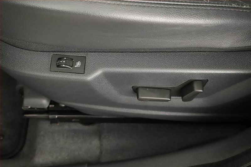 Peugeot 3008 (2014) 1.6 HDi, Automat, Navi, Xenony - fotka 16 z 18