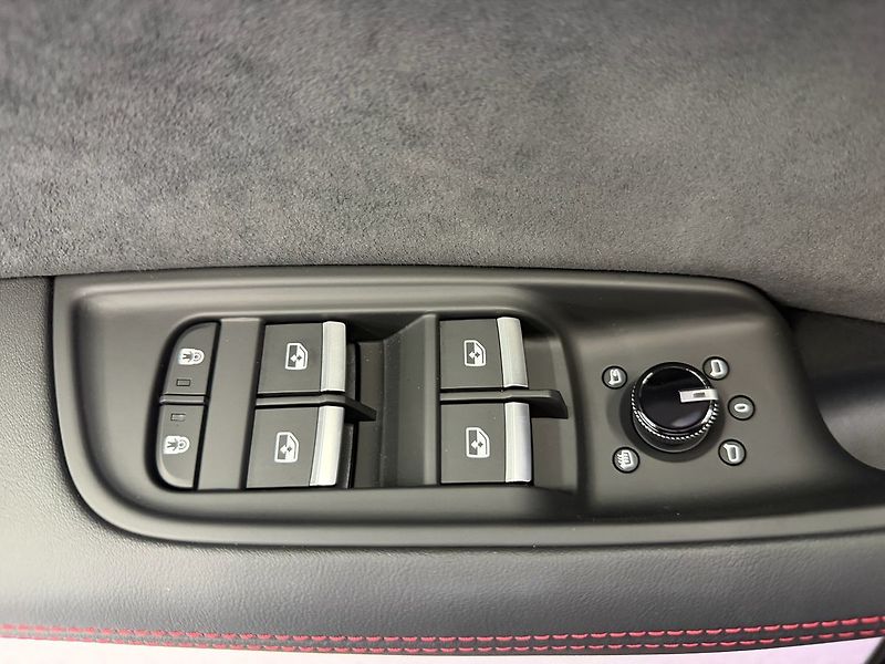 Audi Q8 50TDI QUATTRO S-LINE, WEBASTO, - fotka 33 z 38