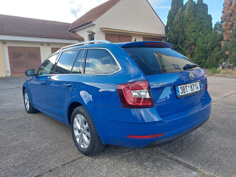 Škoda Octavia 1,6 TDi 85kw STYLE - VÝBAVA - fotka 6 z 19