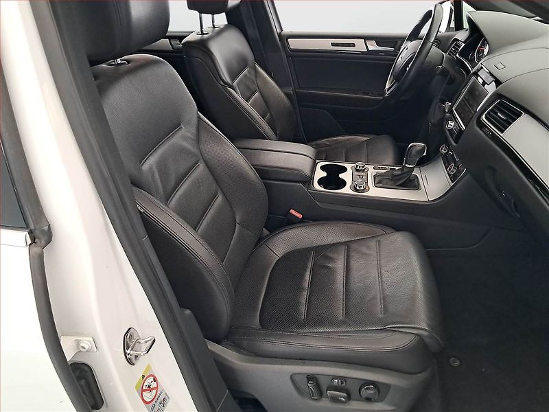 Volkswagen Touareg (2012) 3.0 TDI, 4X4, Automat - fotka 9 z 21