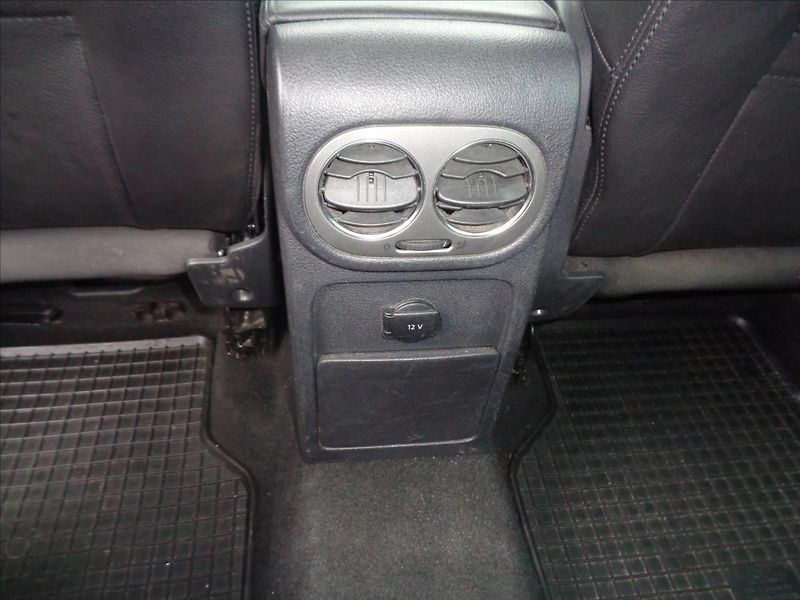 Volkswagen Tiguan 2,0 TDI - fotka 12 z 22