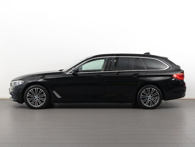 BMW Řada 5 540i xDrive Touring - fotka 3 z 22