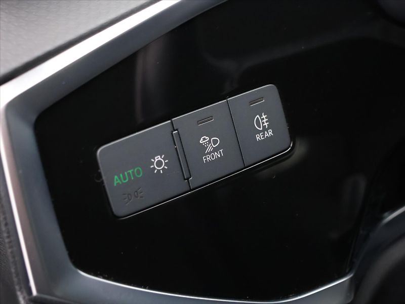 Audi Q3 1,5 35 TFSI S tronic S line CZ - fotka 16 z 33