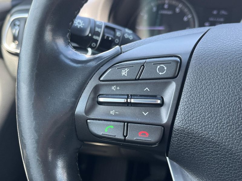 Hyundai i30 (2018) TRIKOLOR COMFORT 1.0 T-GDi 88k - fotka 20 z 22