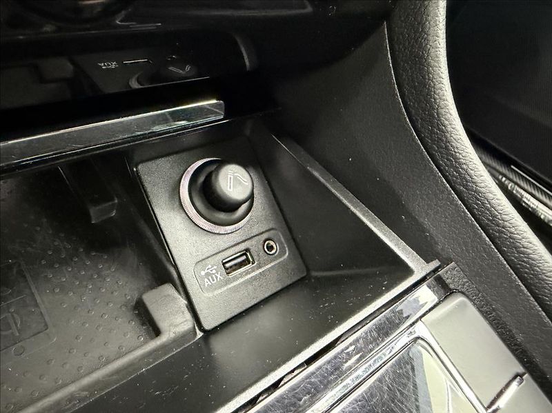 Škoda Superb 2,0 TDi, Sportline, Navi, DSG - fotka 24 z 36