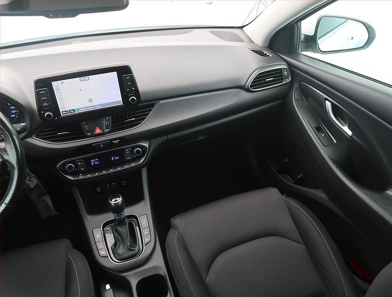 Hyundai i30 (2018) Style 1.4 T-GDI, Automat - fotka 8 z 17