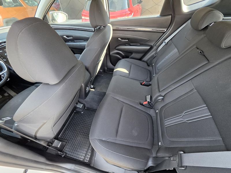 Hyundai Tucson (2022) 1,6CRDI 85kW COMFORT - fotka 9 z 15