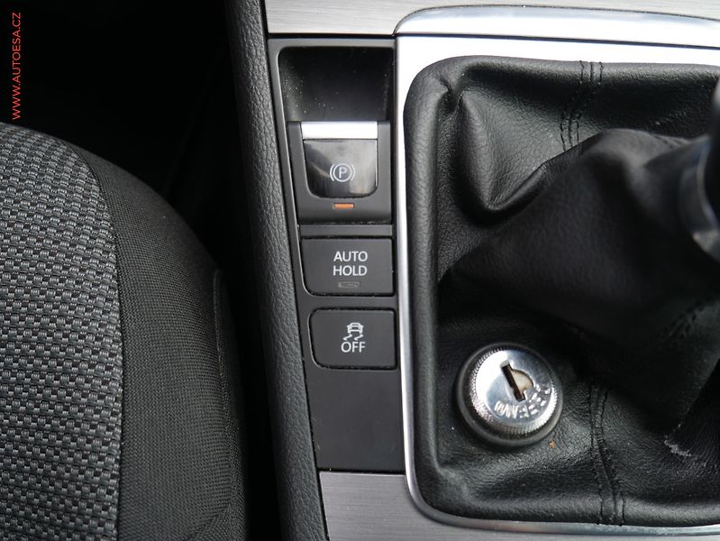 Volkswagen Passat (2011) 2.0TDi, ČR, Comfortline - fotka 19 z 22