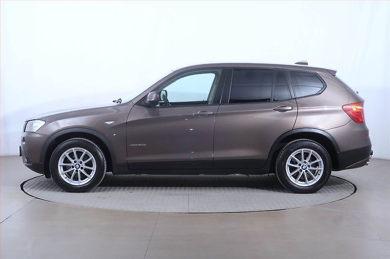 BMW X3 (2011) xDrive20d, 4X4, Automat, Navi - fotka 3 z 21