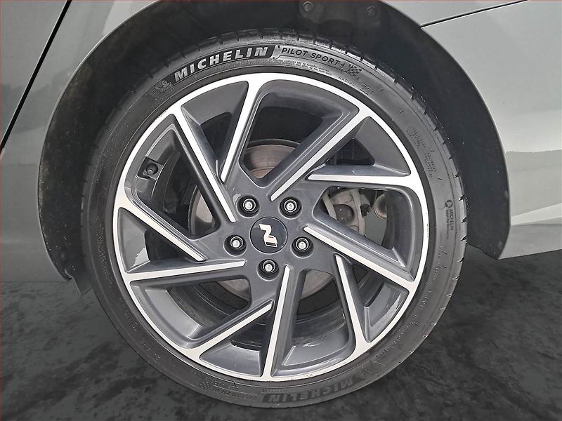 Hyundai i30 (2022) N-Line 1.5 T-GDI MHEV - fotka 15 z 16