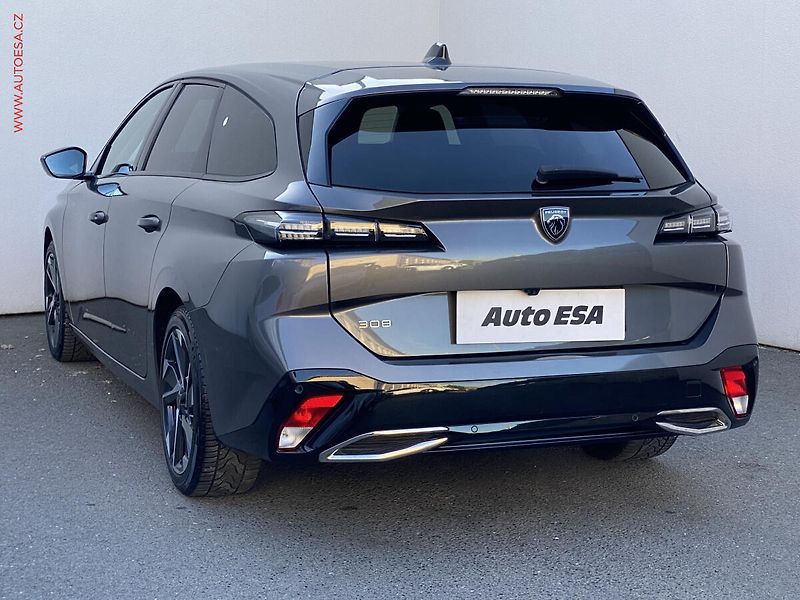 Peugeot 308 (2022) 1.5 HDi, Allure, LED, kamera - fotka 6 z 21