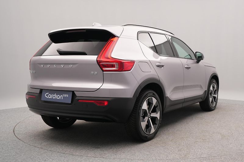 Volvo XC40 (2026) B3 AUT DARK PLUS - fotka 12 z 23