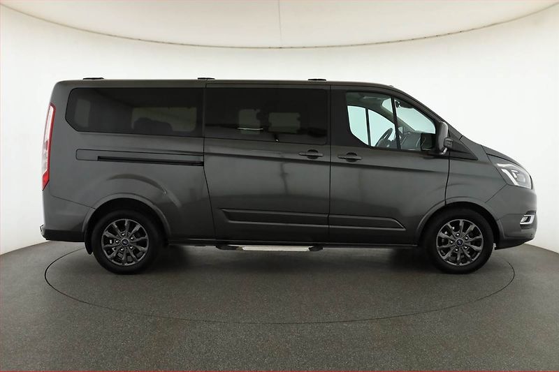 Ford Tourneo Custom (2018) Titanium 2.0 EcoBlue, ČR, DPH - fotka 6 z 16
