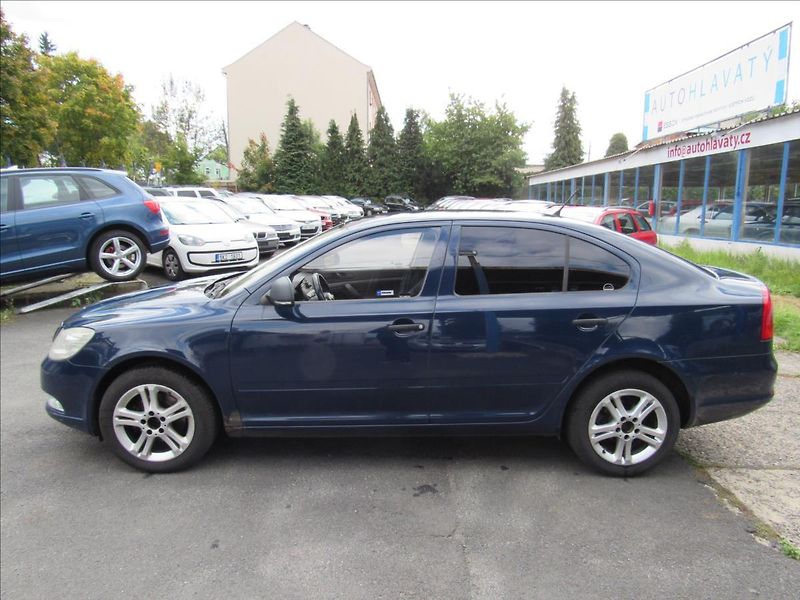 Škoda Octavia 1,6 TDi 77kW Sedan - fotka 8 z 30