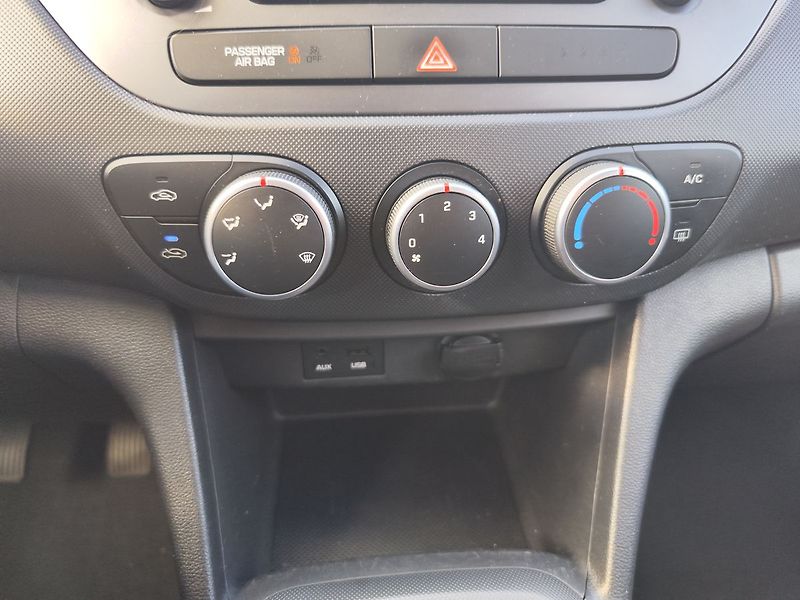 Hyundai i10 1.0i/49kW Family Plus - fotka 15 z 26