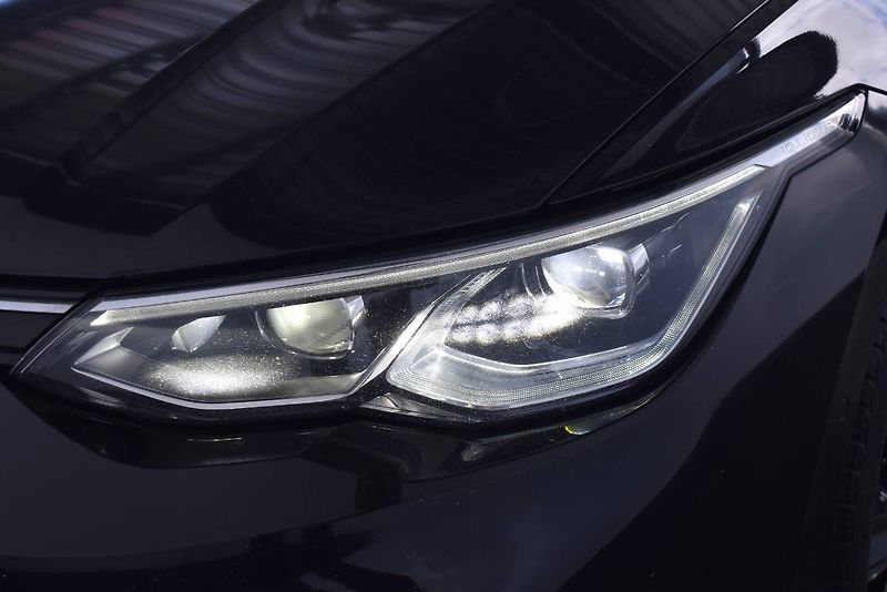 Volkswagen Golf Variant (2022) 1.5TSI 110kW Webasto,Matrix - fotka 12 z 27