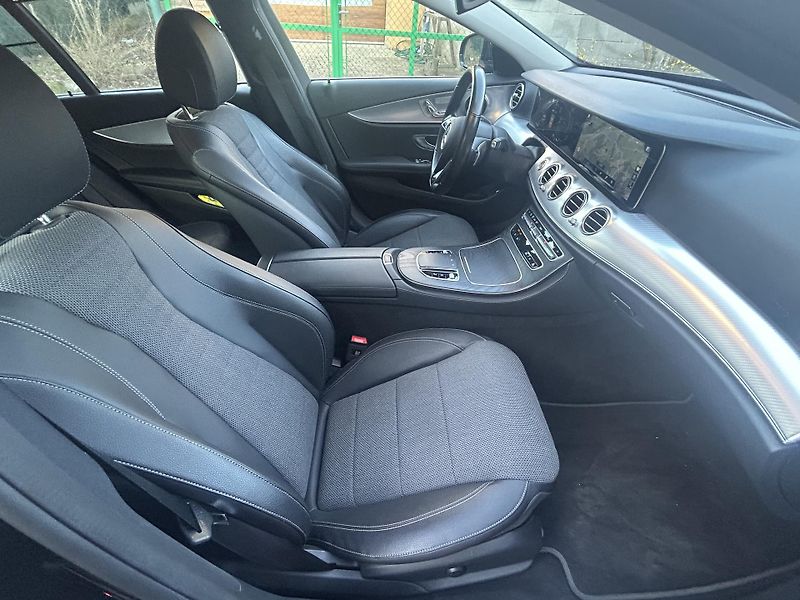 Mercedes-Benz Třídy E (2023) 200d AVANTGARDE ČR 1.maj TAŽNÉ - fotka 25 z 42