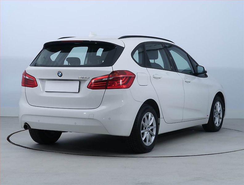 BMW Řada 2 (2017) 218d Active Tourer, Automat - fotka 5 z 23