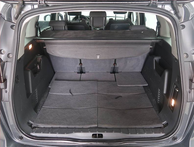 Peugeot 5008 (2010) 2.0 HDI, Tempomat - fotka 13 z 14