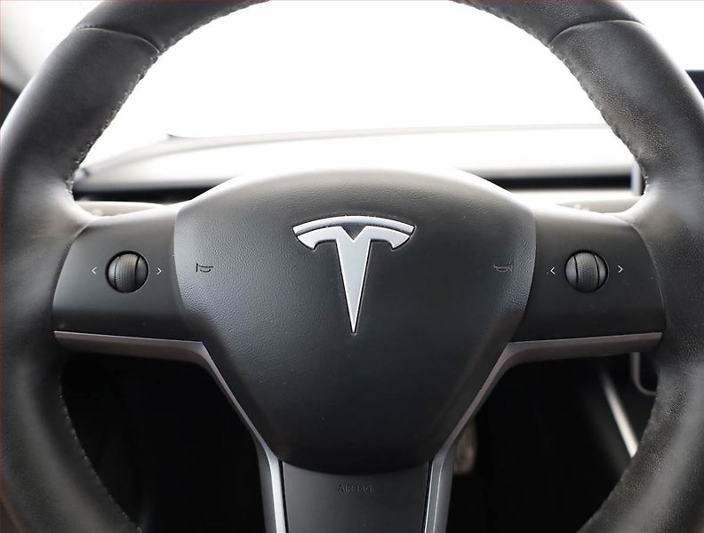 Tesla Model 3 (2020) Long Range 4WD 78kWh, SoH 81% - fotka 8 z 22