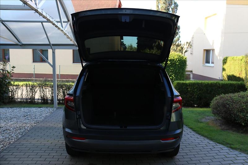 Škoda Karoq 1,0 85kW, ČR, 45000 KM - fotka 31 z 36