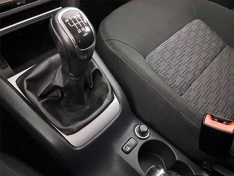 Škoda Octavia (2013) 2.0 TDI, Serv.kniha, Tempomat - fotka 16 z 18