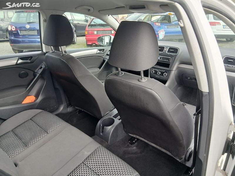 Volkswagen Golf VI 1.6 TDI - fotka 25 z 29