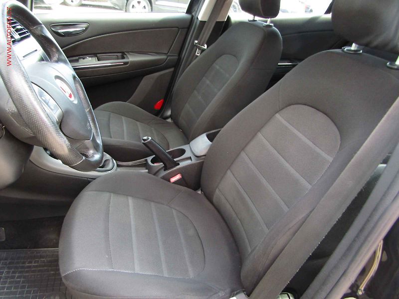 Fiat Bravo (2010) 1.4 i, AC - fotka 9 z 15