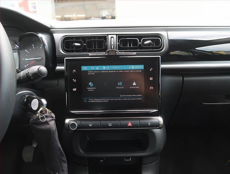 Citroën C3 (2022) Shine 1.2 PureTech, Serv.kniha - fotka 12 z 17