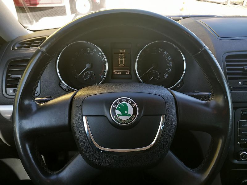 Škoda Yeti (2011) 1,6TDi TOPSTAV 1.MAJ. NOVÁ STK - fotka 21 z 39